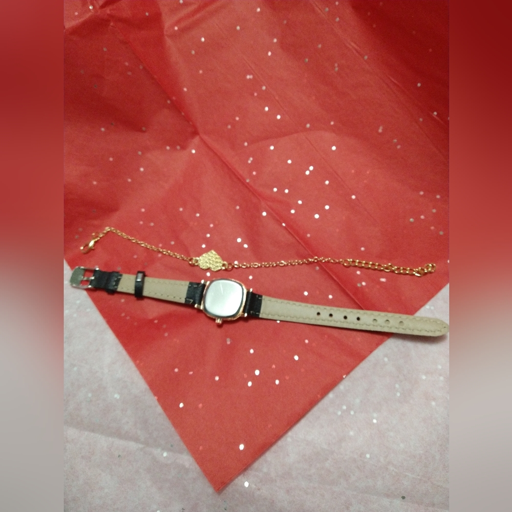 #19 Women's Quartz Watch & Heart Bracelet Gift Set - Picture 10 of 11